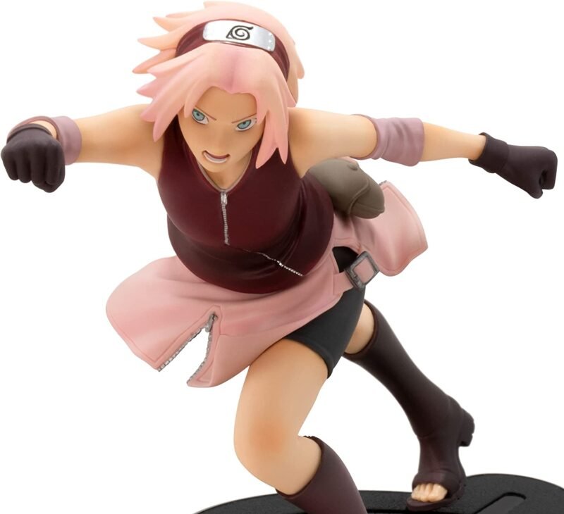 Figurine de Sakura Haruno en PVC dans une pose dynamique avec un coup de poing dévastateur.