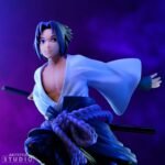 Figurine de Sasuke Uchiwa dans une pose dynamique, fabriquée par ABYstyle Studio, en PVC.