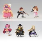 Figurine de Big Mom et Charlotte Katakuri de la collection One Piece, fabriquée en PVC, avec des poses dynamiques et des couleurs vives.