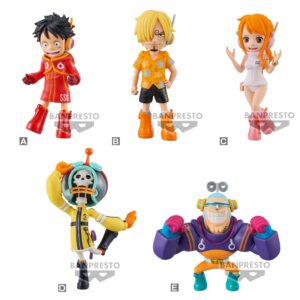 Figurine de Monkey D. Luffy avec un sourire emblématique et une pose dynamique, fabriquée en PVC, mesurant 7 cm, représentant le personnage de la série One Piece.