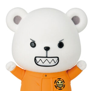 Bepo, figurine de l'équipage des Heart Pirates, représente un ours en peluche avec une posture dynamique, portant une tenue détaillée en PVC.