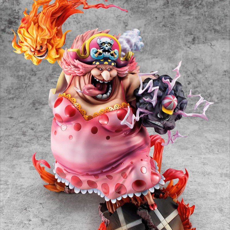 Figurine de Big Mom dans une pose dynamique, entourée de ses homies Zeus et Prométhée, fabriquée par MEGAHOUSE, mettant en avant des détails sculptés avec précision et une base stable.