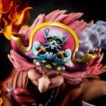 Figurine de Big Mom dans une pose dynamique, entourée de ses homies Zeus et Prométhée, fabriquée par MEGAHOUSE, mettant en avant des détails sculptés avec précision et une base stable.
