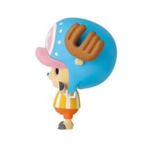 Figurine de Chopper de One Piece avec un sourire chaleureux et les pattes levées, fabriquée en PVC par BANPRESTO, mesurant 6 cm.
