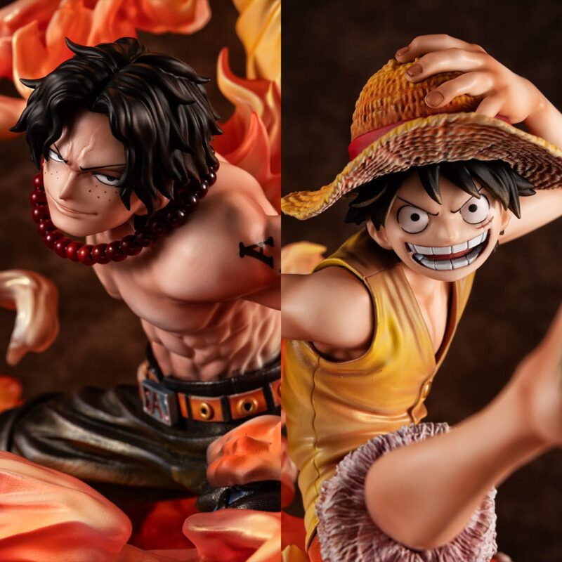 Figurine de Luffy et Ace dans une pose dynamique avec des effets de flammes sculptés, fabriquée par MegaHouse.