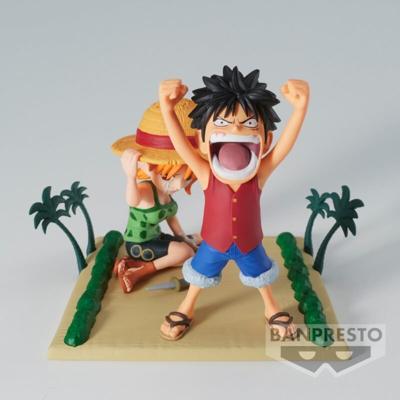 one-piece-figurine-luffy-et-nami-log-stories-world-collectable-figure_5 Figurine de Luffy avec les poings levés et Nami en larmes, mesurant 7 cm, fabriquée par BANPRESTO, présentant des détails soignés sur les expressions faciales et une pose dynamique.