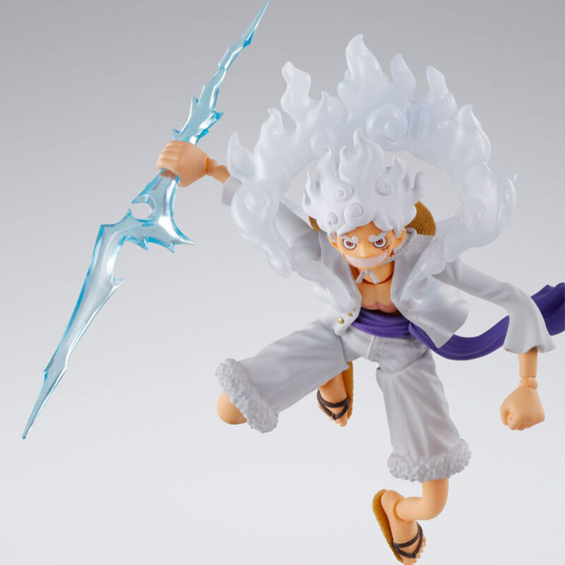 Figurine articulée de Monkey D Luffy en Gear 5 mesurant 15 cm, avec visage optionnel, quatre expressions faciales, trois paires de mains et bras étendus, représentant une scène dynamique de combat.