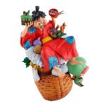 one-piece-figurine-luffy-petitrama-dx-logbox-re-birth-vol-1-megahouse_4 Figurine de Monkey D. Luffy dans une pose dynamique, vêtu de ses vêtements de Wano Kuni, avec Tony Tony Chopper à ses côtés, réalisée en PVC avec des couleurs vives.