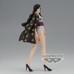Figurine de Nico Robin de One Piece, mesurant environ 18 cm, représentant l'archéologue dans une pose confiante, vêtue de sa tenue sur l'île d'Onigashima, avec des détails minutieux et une expression sereine.