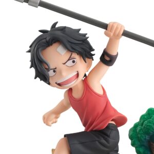 Figurine de Portgas D. Ace en PVC mesurant 12 cm, représentant le personnage en pleine course avec une pose dynamique, des détails soignés et des couleurs vives.