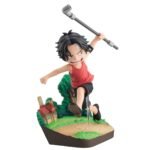 one-piece-figurine-portgas-d-ace-run-run-run-gem-series-megahouse_6 Figurine de Portgas D. Ace en PVC mesurant 12 cm, représentant le personnage en pleine course avec une pose dynamique, des détails soignés et des couleurs vives.