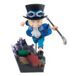 Figurine de Sabo de 13 cm en PVC, représentant le personnage avec un chapeau noir et des lunettes bleues, en pleine course avec une tenue détaillée comprenant une veste bleue, un foulard blanc et un short bleu cyan.