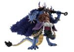 Figurine de Kaido dans sa forme hybride, mesurant 25 cm, avec cinq visages interchangeables et un kanabo, accompagnée d'une gourde à saké, fabriquée par TAMASHII NATIONS.