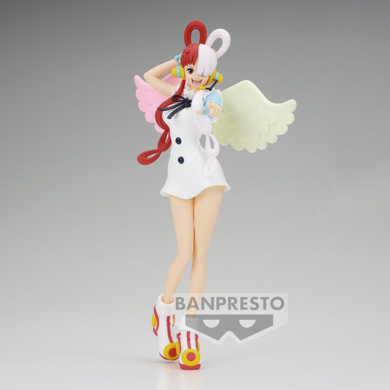 Figurine d'Uta du film ONE PIECE RED, mesurant 22 cm, en PVC, avec des détails précis et une pose dynamique. Fabriquée par BANPRESTO.