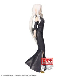 Vue latérale en plan d'ensemble de la figurine Echidna de Re:Zero - Starting Life in Another World se tenant debout.