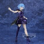 re-zero-figurine-rem-banpresto-dianacht-couture_2 Vue 3/4 avant en plan d'ensemble de la figurine de Rem de Re:Zero - Starting Life in Another World avec le bras gauche levé.