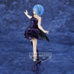 re-zero-figurine-rem-banpresto-dianacht-couture_4 Vue 3/4 latérale en plan d'ensemble de la figurine de Rem de Re:Zero - Starting Life in Another World tendant le bras droit.