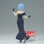 re-zero-figurine-rem-glitter-and-glamours_1 Vue de dos en plan d'ensemble de la figurine de Rem de Re:Zero - Starting Life in Another World se tenant debout.