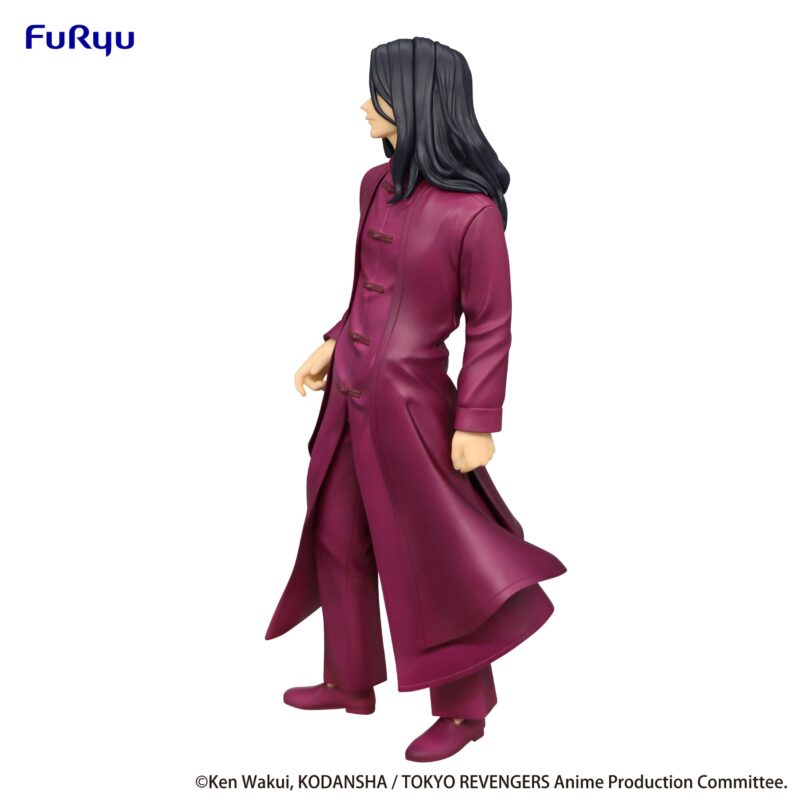 Vue 3/4 de face en plan complet de la figurine de Baji Keisuke de Tokyo Revengers en manteau maroon, sans accessoires.
